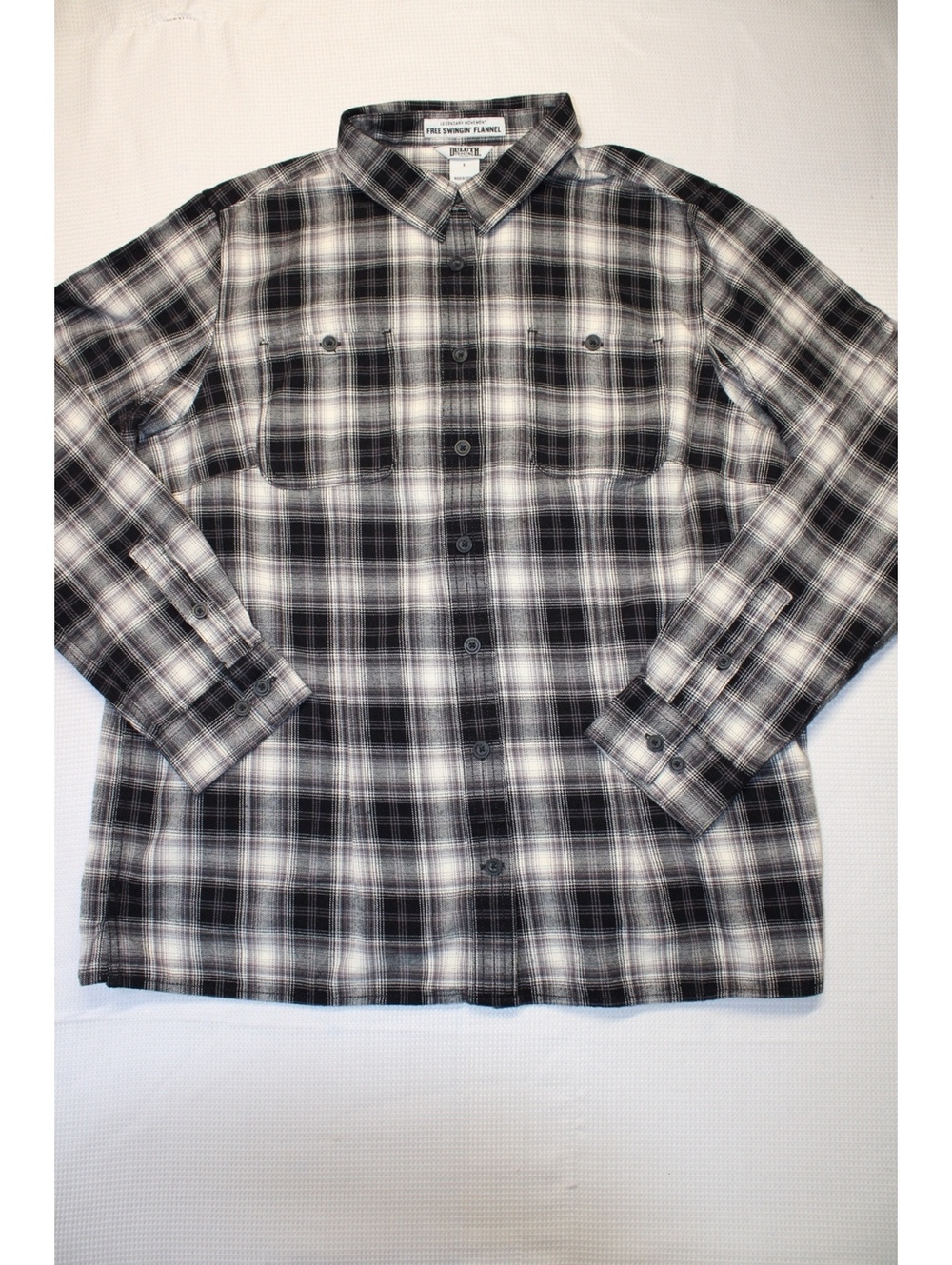 Duluth Trading Company Free Swingin’ Black and White Flannel Women’s Size Large